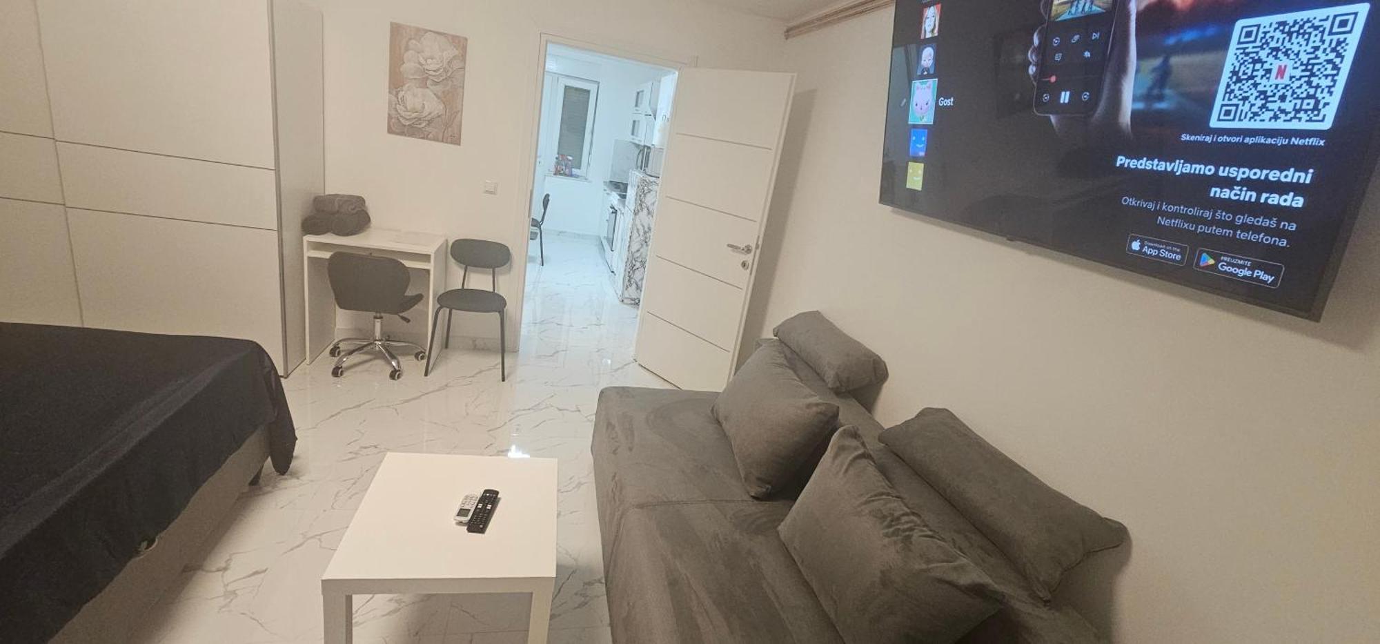 Ena1 & Ena2 -Big Free Parking Apartment Karlovac Luaran gambar