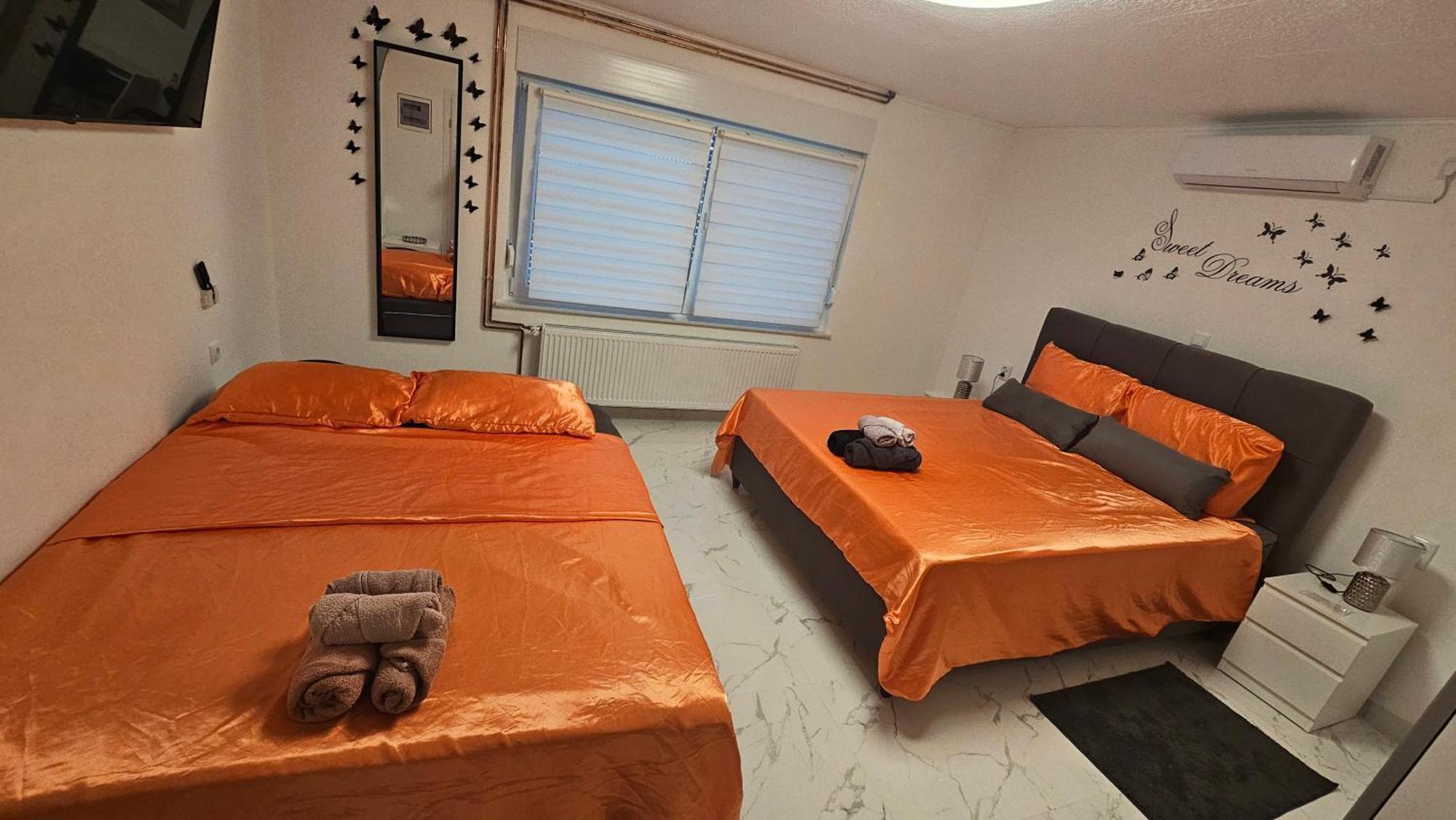 Ena1 & Ena2 -Big Free Parking Apartment Karlovac Luaran gambar