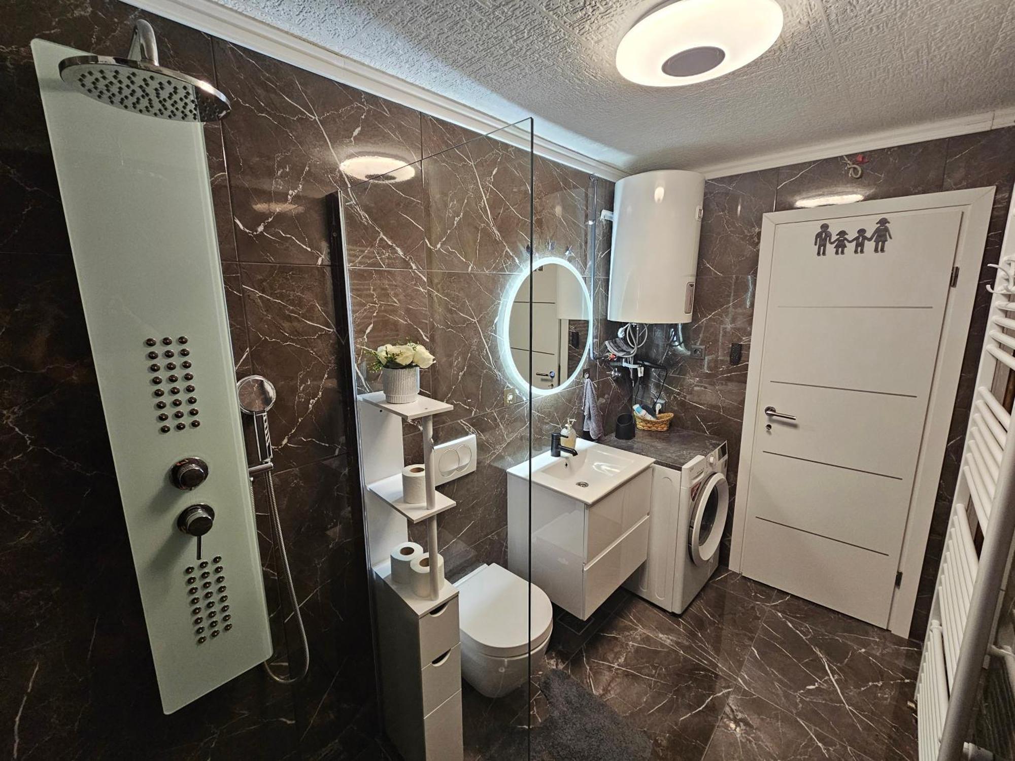 Ena1 & Ena2 -Big Free Parking Apartment Karlovac Luaran gambar