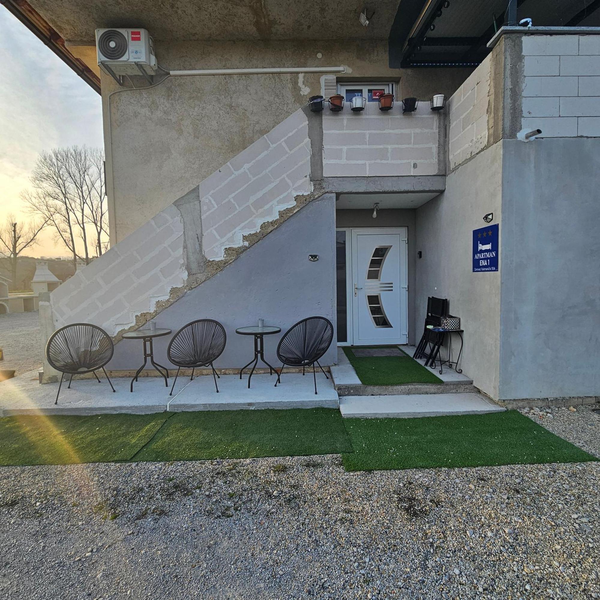 Ena1 & Ena2 -Big Free Parking Apartment Karlovac Luaran gambar